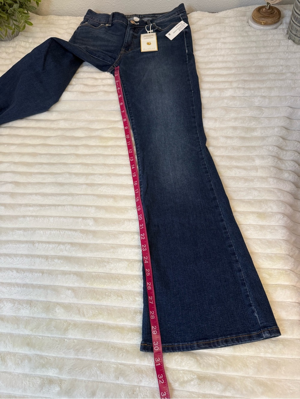 Gloria Vanderbilt Dakota flare leg jeans size 6 - Picture 3 of 11